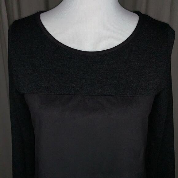 NWT! Le Lis Adea Faux Suede Button Back Knit Top Sz Small - Picture 2 of 6